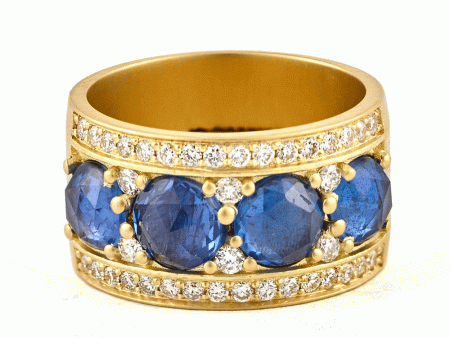 18k Yellow Gold Diamond and Sapphire Ring For Sale