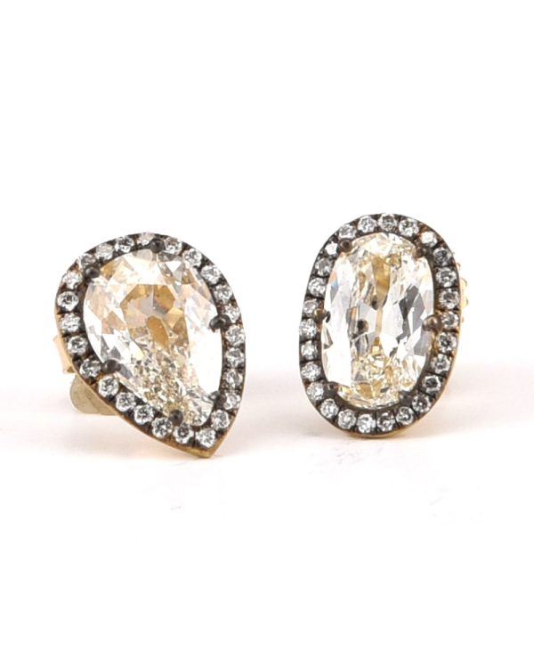 18k Yellow Gold Mismatch Studs Fashion